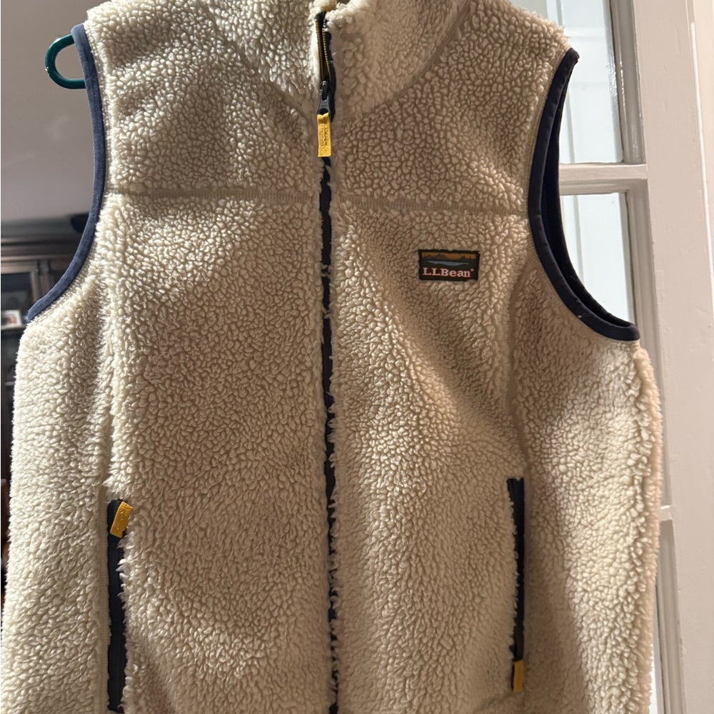L.L. Bean  Women’s Cream Fleece Vest